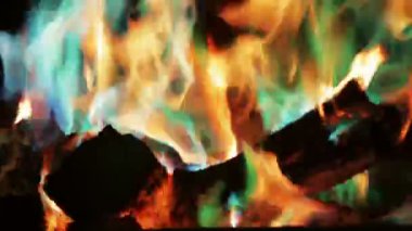 Bir yangına yakın çekim