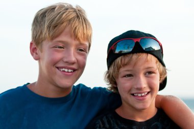 İki kardeş headshot