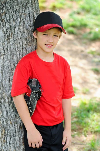 Pequena liga de beisebol menino retrato . — Fotografia de Stock