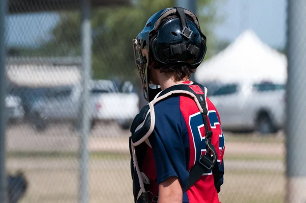 Gençlik beyzbol teen catcher — Stok fotoğraf