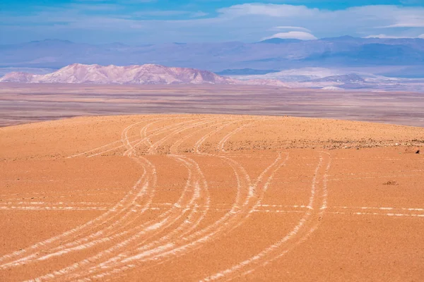 Suchy Widok Krajobrazowy Suchych Gór Piaskowca Pustyni Atacama — Zdjęcie stockowe