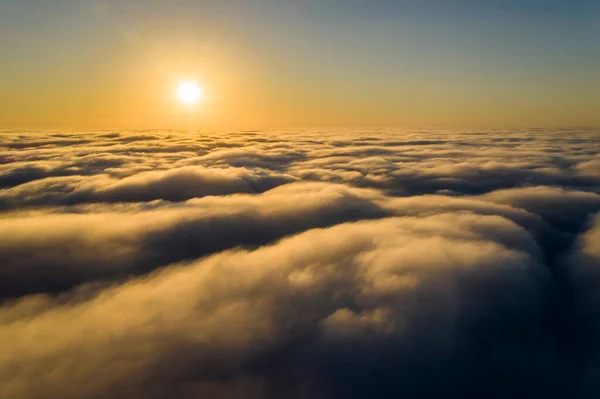 Vue Aérienne Haut Nuages Blancs Gonflés Lever Soleil — Photo