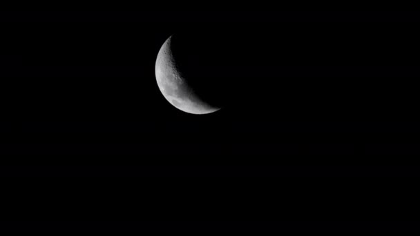 Décroissant Croissant Lune Sur Fond Ciel Sombre — Video