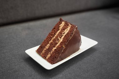 Sabah keki ve sıcak çay.