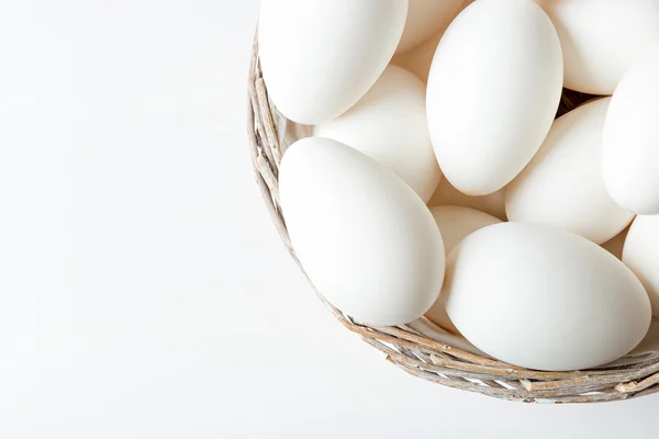 Huevos en la cesta — Foto de Stock