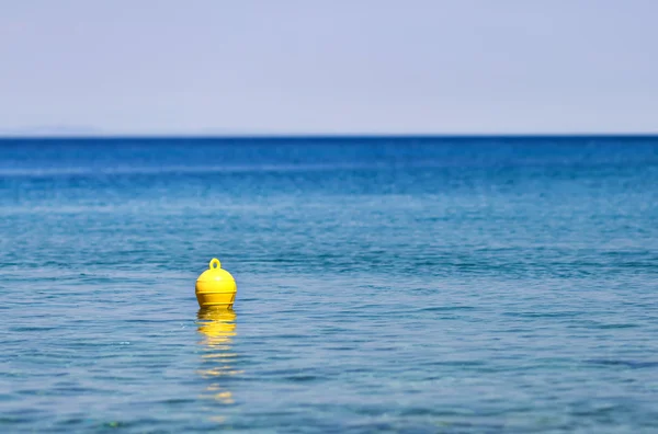 바다에 노란 부 표 — 스톡 사진