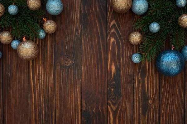 Noel Kompozisyonu Noel Baloları Mavi Ahşap Arka Planda Mavi Gümüş — Stok fotoğraf