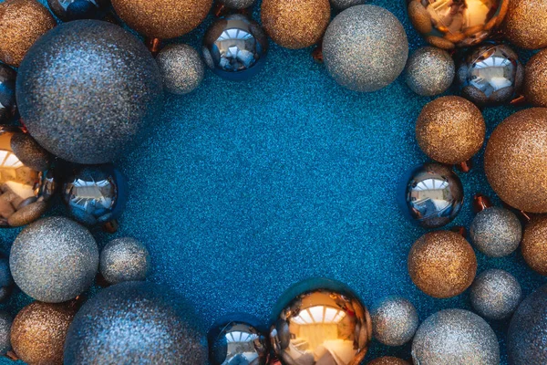 Kék Arany Karácsonyi Baubles Dekoráció Kék Csillogó Háttér Első Látásra — Stock Fotó