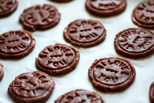 Yemek deseni. Çiğ çikolatalı kurabiye ve seni seviyorum işareti. Üst Manzara. Düz yatıyordu. Sevgililer Günü Kutlama Konsepti