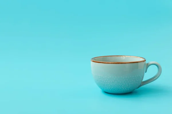 Голубая Чашка Чая Голубом Фоне — стоковое фото