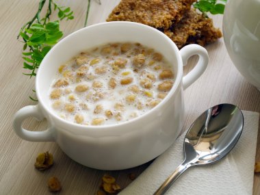 Sağlıklı kahvaltı.