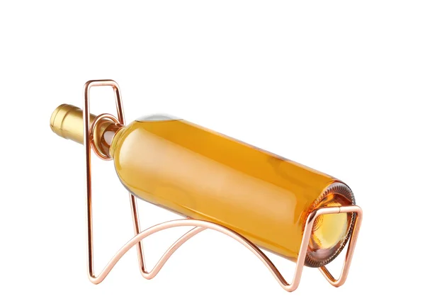 Garrafa de vinho branco em um rack de vinho de metal — Fotografia de Stock