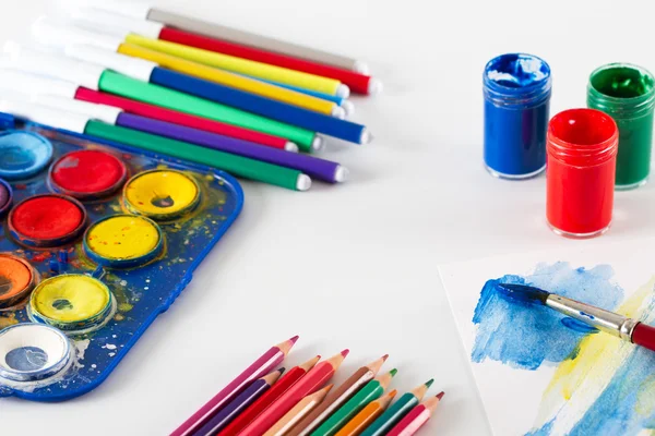 Gegenstände für die Kreativität der Kinder, Hintergrund — Stockfoto