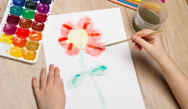 Niños pintados flor acuarela — Foto de Stock