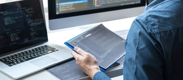 Programador Desenvolvimento Profissional Trabalhando Site Programação Software Tecnologia Codificação Escrevendo — Fotografia de Stock