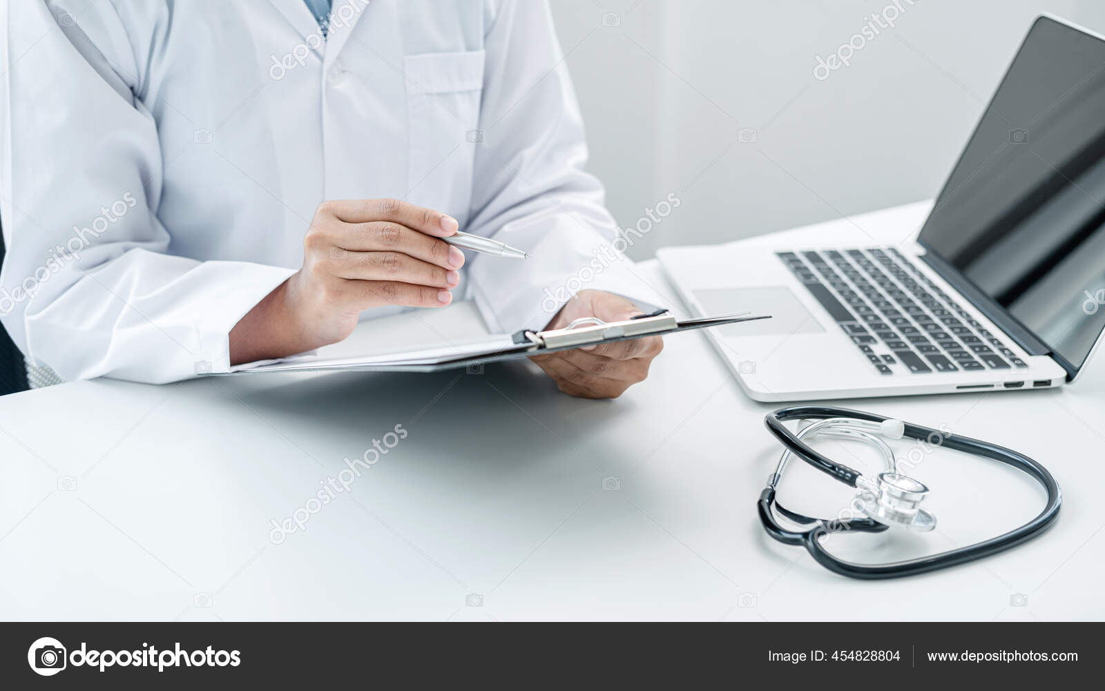 какой врач выписывает витамины. какой врач выписывает витамины. какой врач выписывает витамины. назначение врача. врач выписывает лекарства картинка для детей.