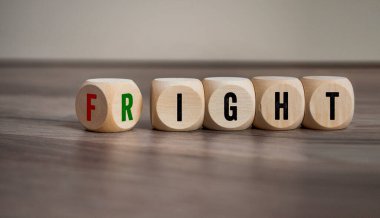 Küpler, zarlar ve bloklar mücadele ve sağla, haklarınız için savaşın.