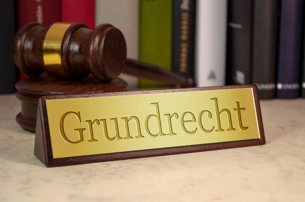 Goldenes Schild Mit Gesetzesbüchern Und Hammer Mit Dem Deutschen Wort — Stockfoto