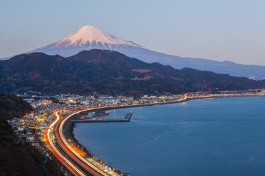 Tomai Otoban ve Suruga Körfezi