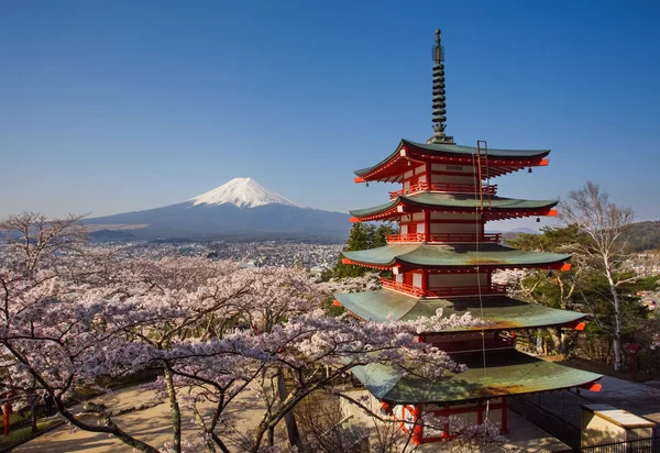 Červená hora Fuji a Chureito pagoda — Stock fotografie