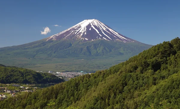 富士山和藤义镇 — 图库照片