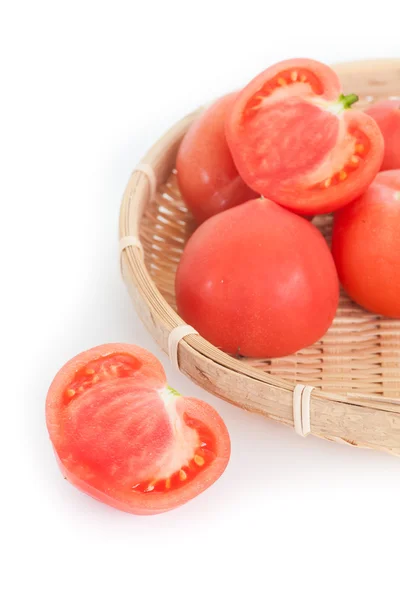 Frische Tomaten ganze und eine Hälfte — Stockfoto