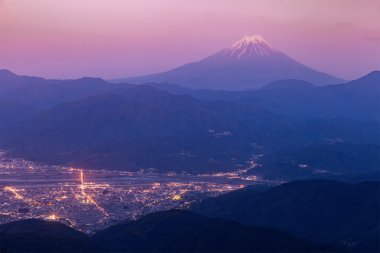Dağ Fuji ve Kofu şehir