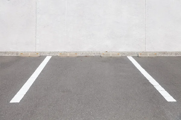 Espaço de estacionamento exterior vazio do carro  , — Fotografia de Stock