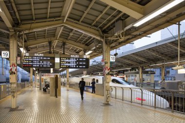 hızlı tren tokyo istasyonu