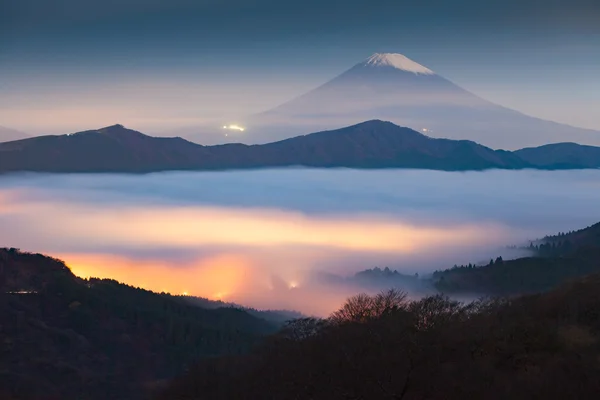 MT.Fuji och hav av dimma — Stockfoto