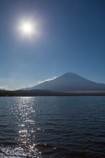 Berget Fuji och sjön Yamanaka — Stockfoto