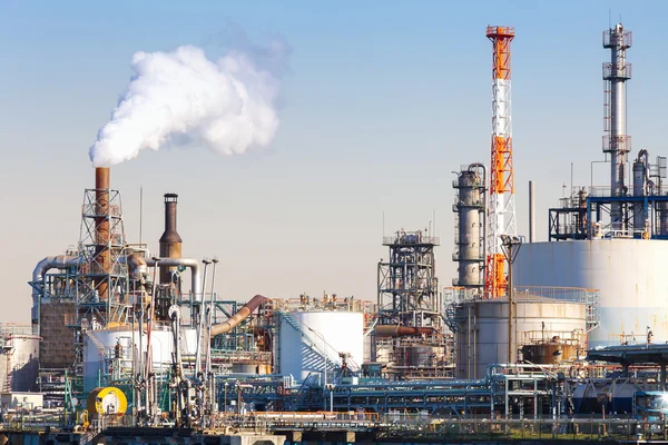 Průmyslové pohled na ropné rafinerie — Stock fotografie