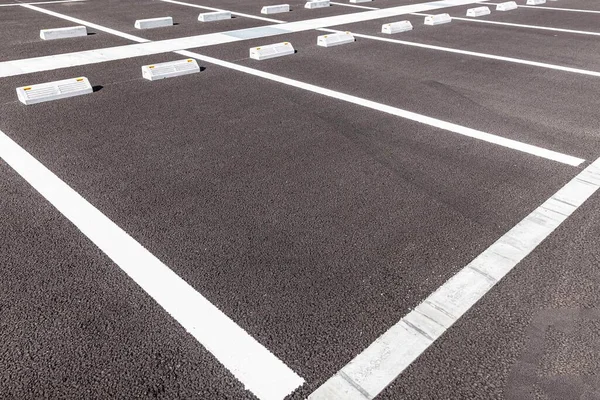 Parking Dla Samochodów Osobowych Parking Dla Samochodów Osobowych Białym Znakiem — Zdjęcie stockowe