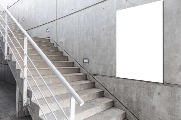 Una Gran Cartelera Blanco Escalera Del Edificio —  Fotos de Stock