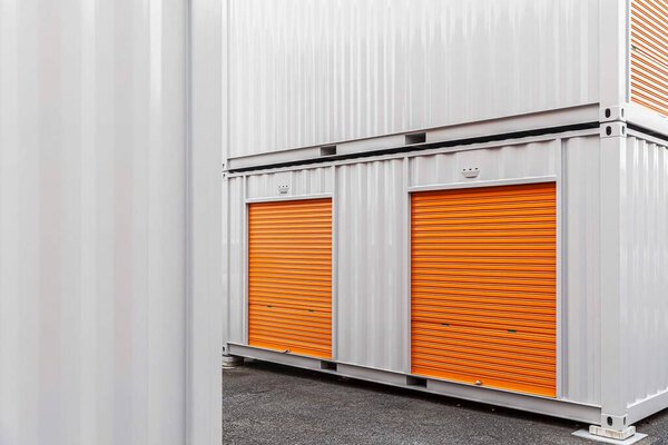 Внешняя атмосфера небольшого помещения для хранения напрокат