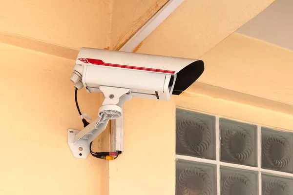 Close Caméra Sécurité Cctv Sous Bâtiment Maison — Photo