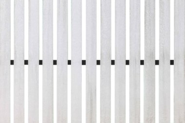 Beyaz ahşap çitler beyaz arka planda izole edilmiş.