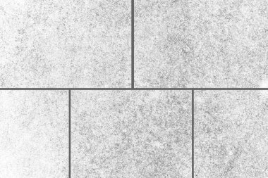 Binanın dışında beyaz granit döşeme ve pürüzsüz zemin