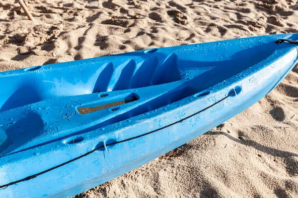 Den Blå Kajaken Placerad Sanden Vid Stranden Förberedd För Anläggningens — Stockfoto