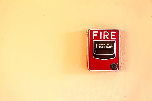 Переключатель Пожарной Сигнализации Цементной Стене — стоковое фото