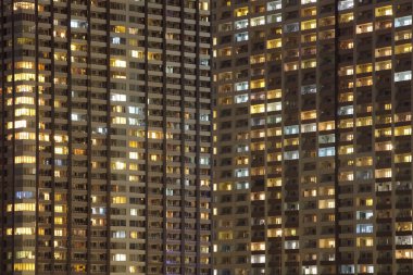 Gece zaman modern yüksek kat mülkiyeti