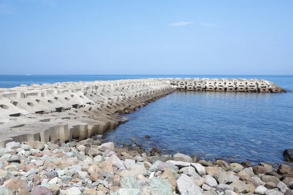 Barrage en béton brise-lames — Photo