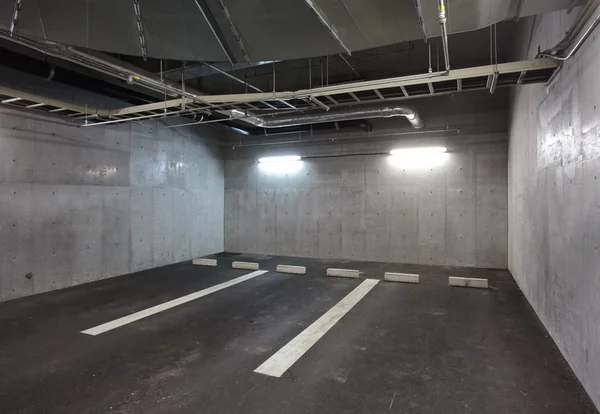 Parking garage ondergrondse interieur — Stockfoto