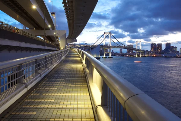 Bahía de Tokio y puente del arco iris — Foto de Stock