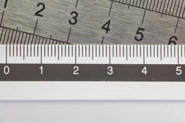 Paslanmaz çelik cetvel izole