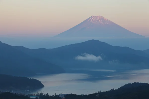 Berg Fuji met mist — Stockfoto