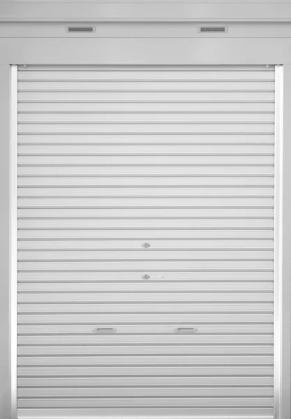 Weiße Tür Rollladen — Stockfoto