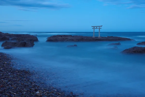 Porte du sanctuaire japonais — Photo