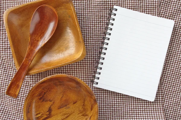 Caderno e utensílios de cozinha — Fotografia de Stock