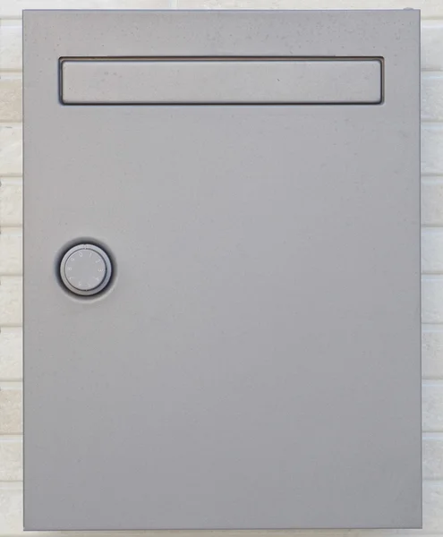 Silver letterbox eller postlåda — Stockfoto